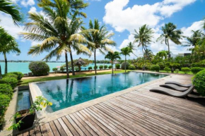 4 bedrooms villa with sea view shared pool and enclosed garden at Pointe aux Cannoniers Grand Baie